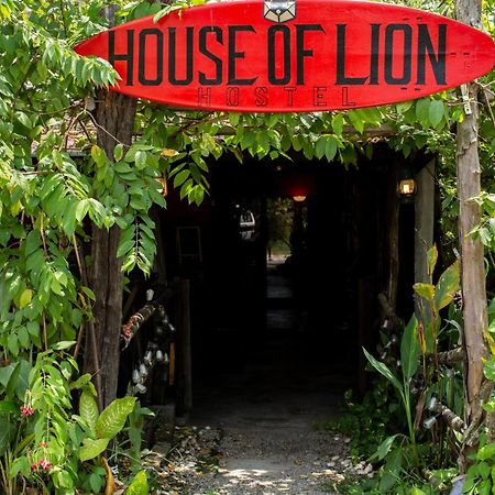 House Of Lion Hostel Пантай-Ченанг Екстер'єр фото